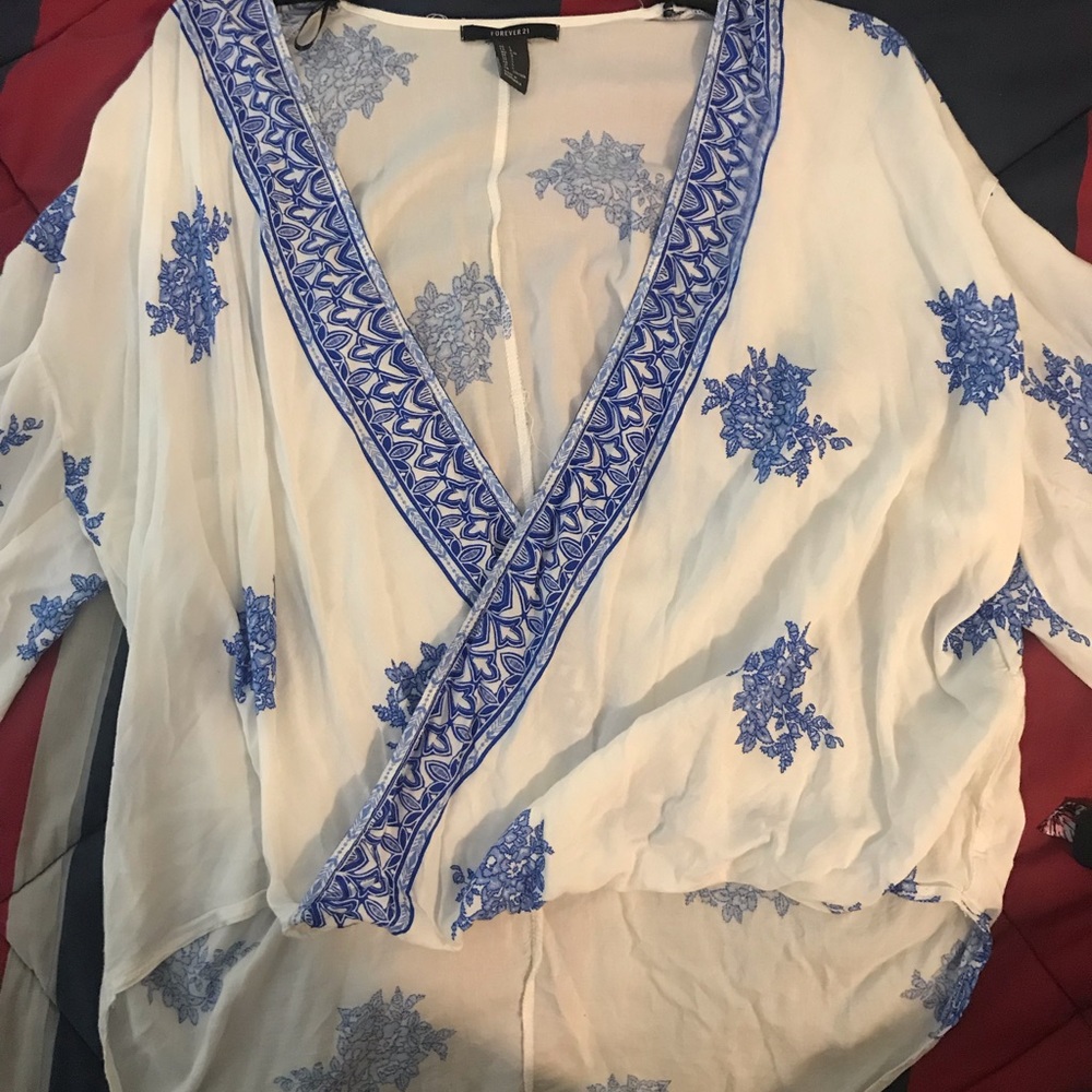 Blue bell sleeve printed top